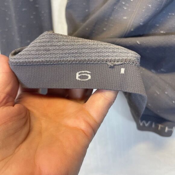 Lululemon Gray Sweat Life Swiftly Tech 1/2 Zip Long Sleeve Hoodie Size 6 - Picture 10 of 10